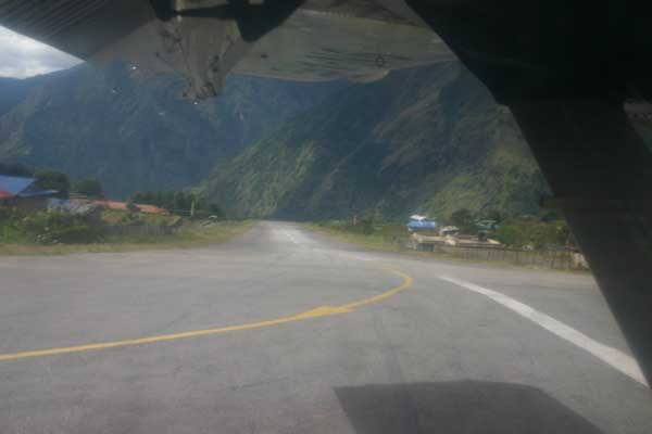 lukla_runway